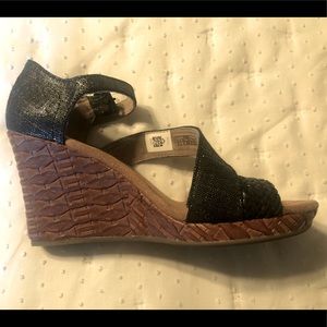 Toms platform heels